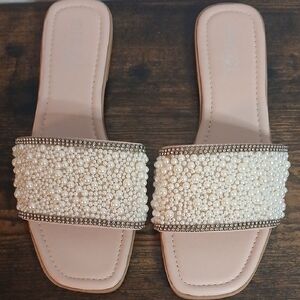 Rouge Pearl Embellished Sandals - Cream